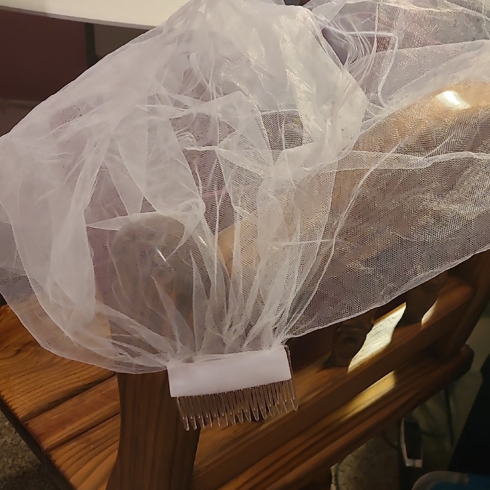 Chic White Tulle Table Skirt for Parties